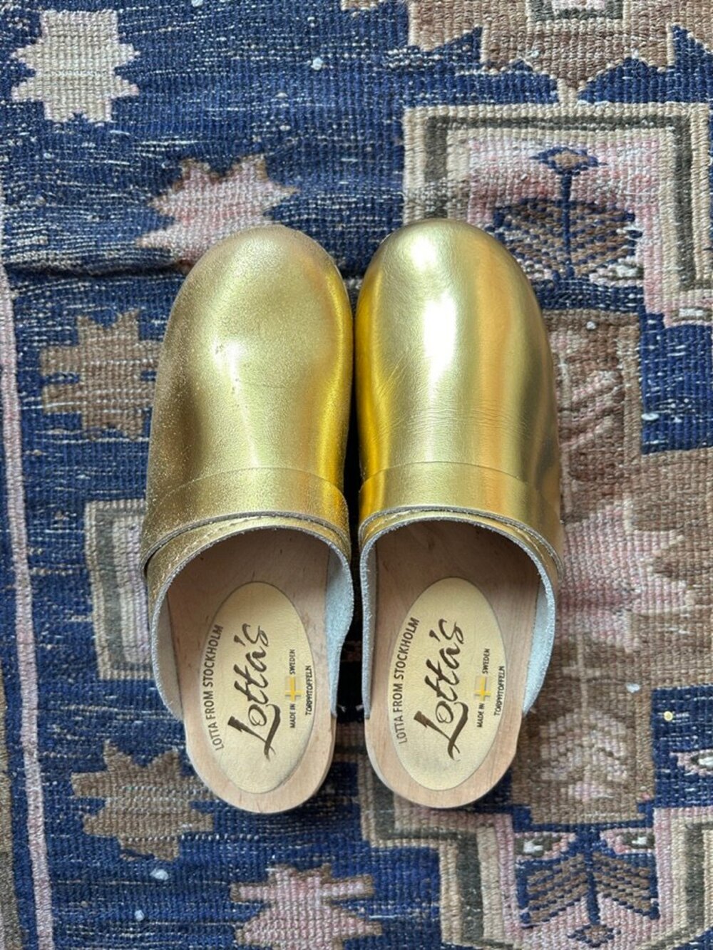 Stockholm CLogs in Gold